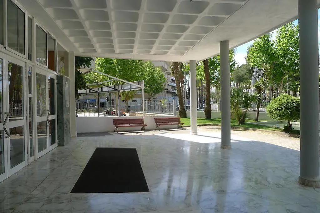 Apartamentos Royal 살루 3*,