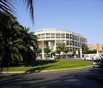 Apartamentos Royal 살루 3*,
